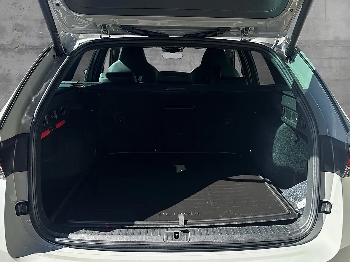Skoda Octavia 2025 photo 4