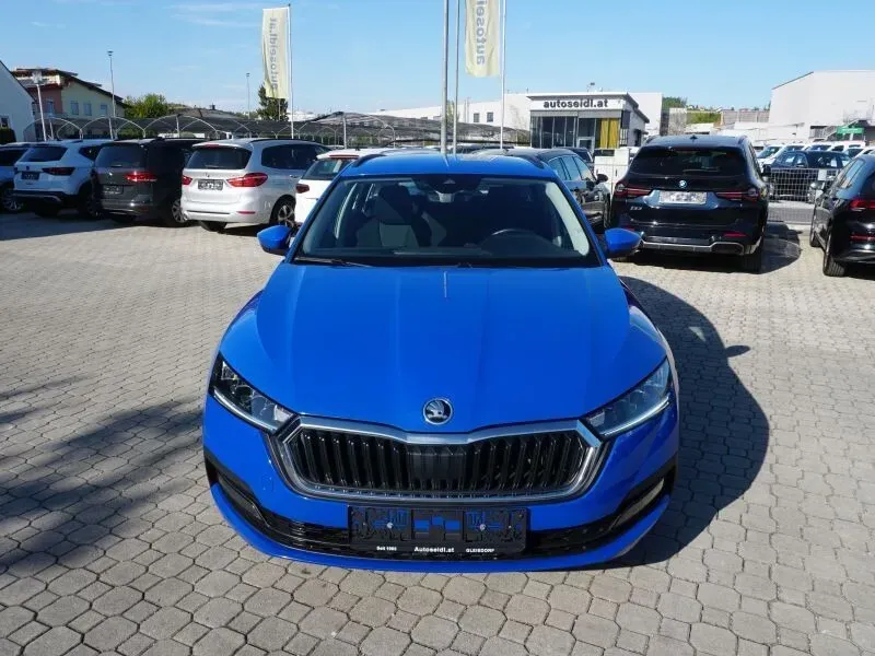 Skoda Octavia 2021 photo 2