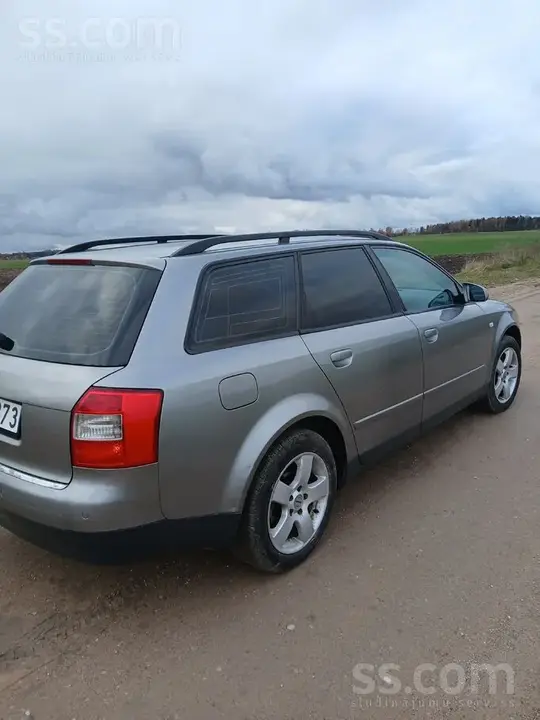 Audi A4 2003 photo 2