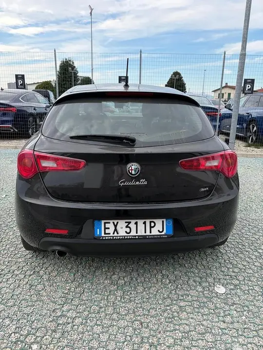 Alfa Romeo Giulietta 2015 photo 5