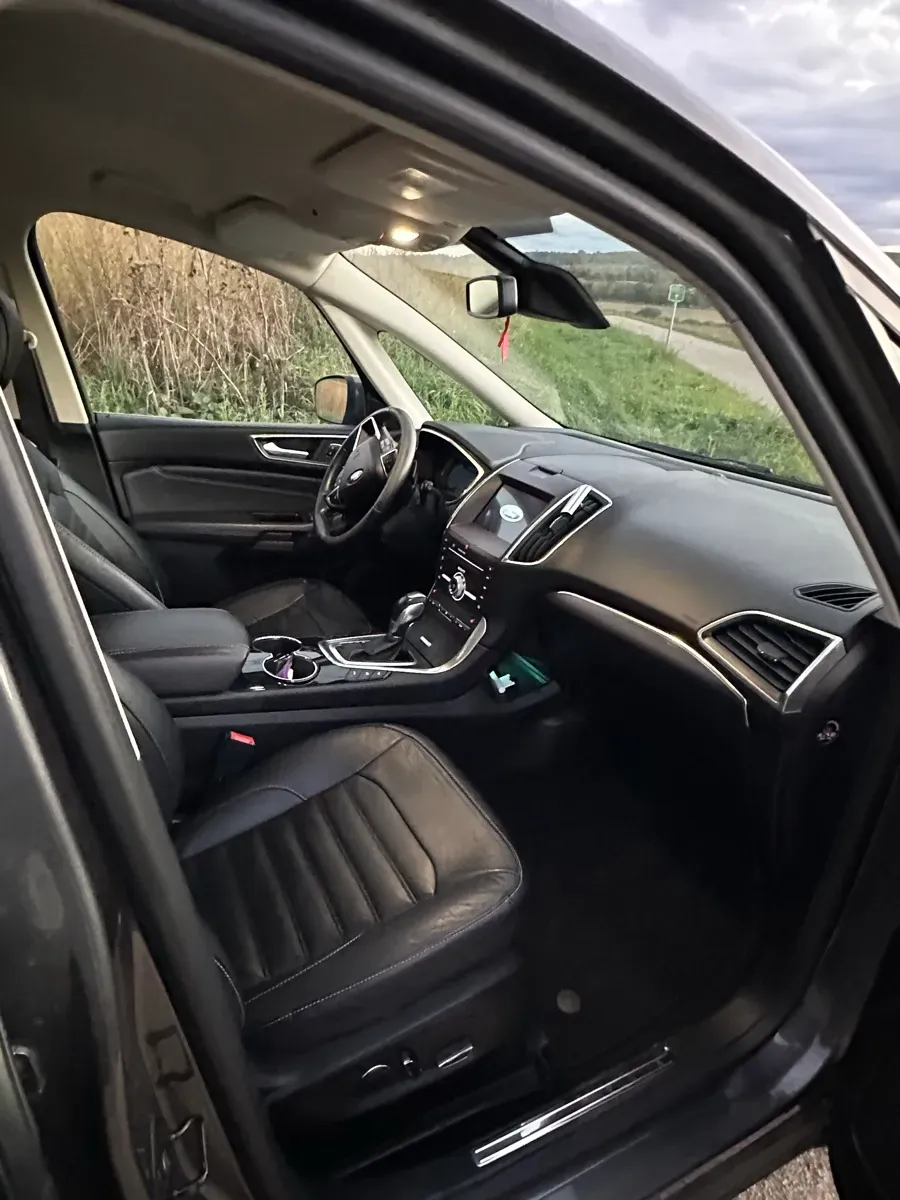 Ford Galaxy 2017 photo 3