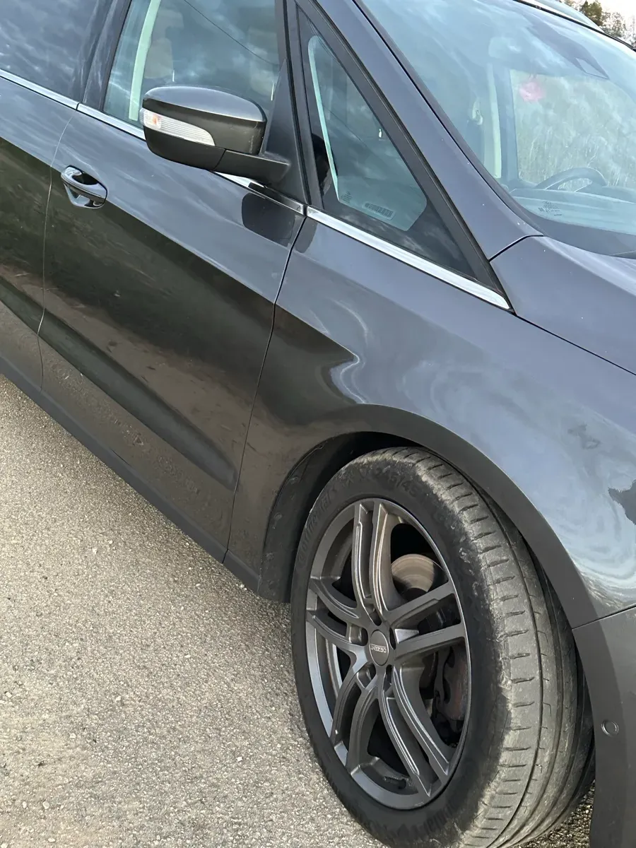 Ford Galaxy 2017 photo 2