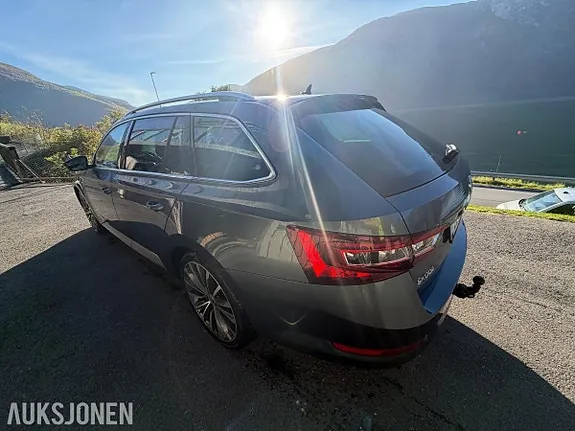 Skoda Superb 2018 photo 4