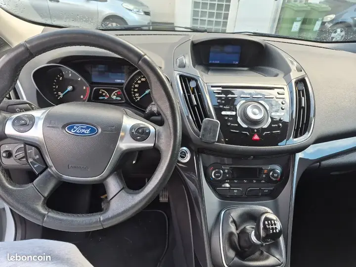 Ford Kuga 2013 photo 3