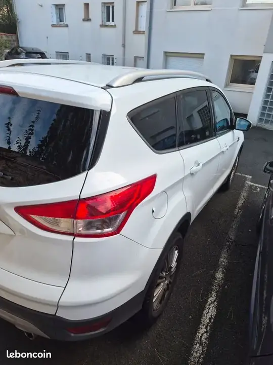 Ford Kuga 2013 photo 2