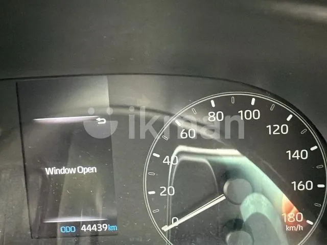 Toyota Yaris 2023 photo 5