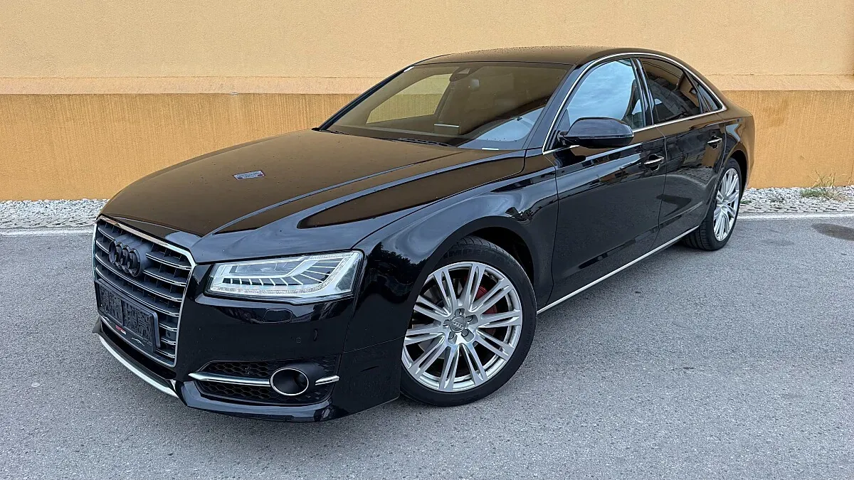 Audi A8 2017 photo 2