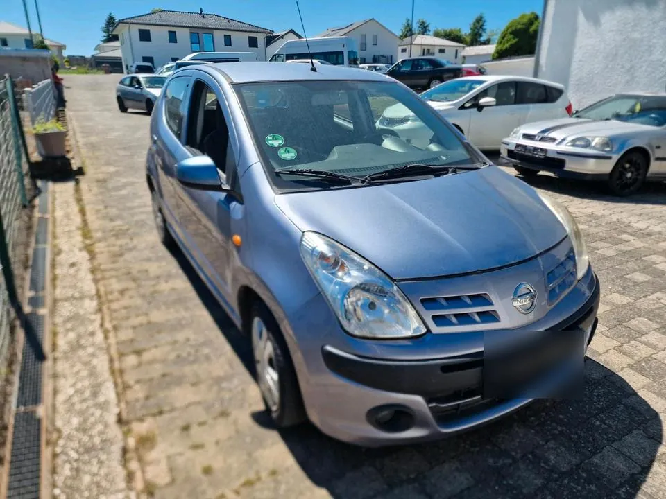 Nissan Pixo
