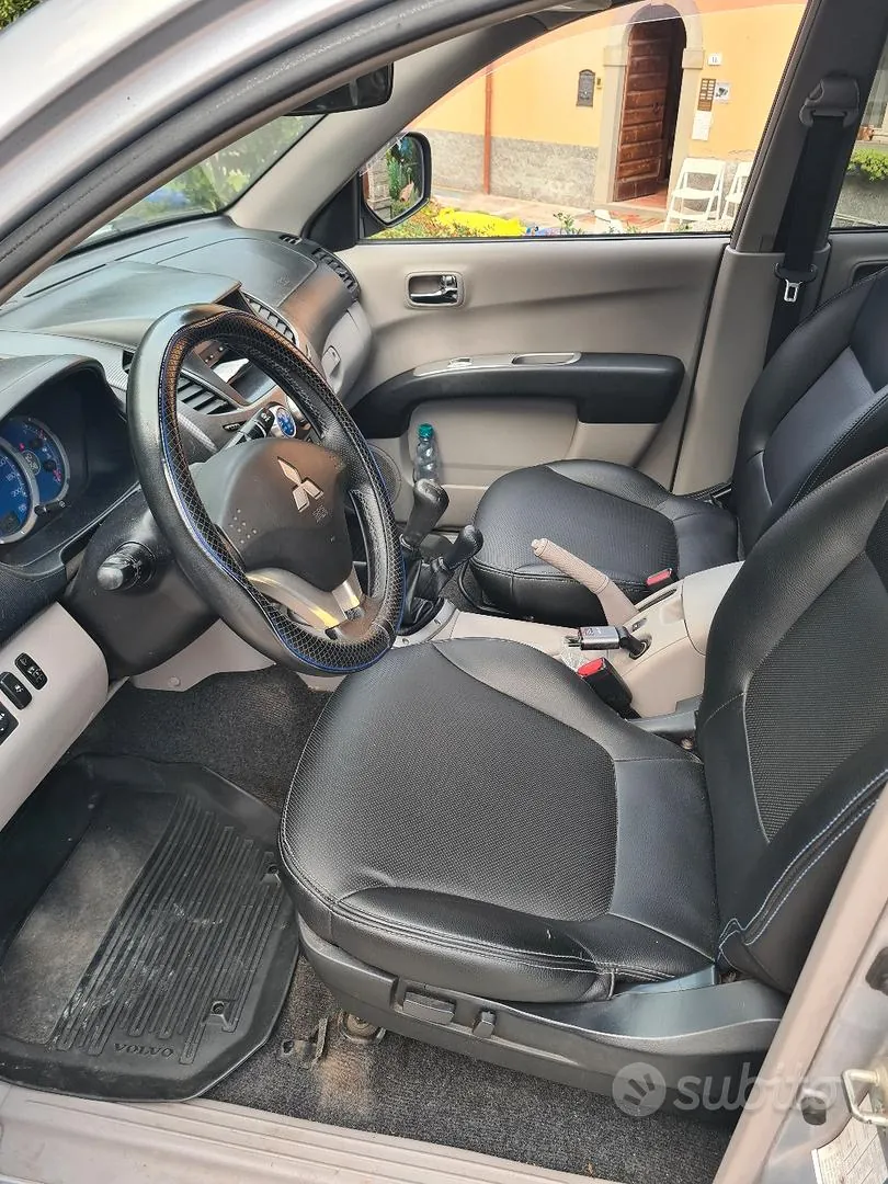 Mitsubishi L200 2006 photo 5