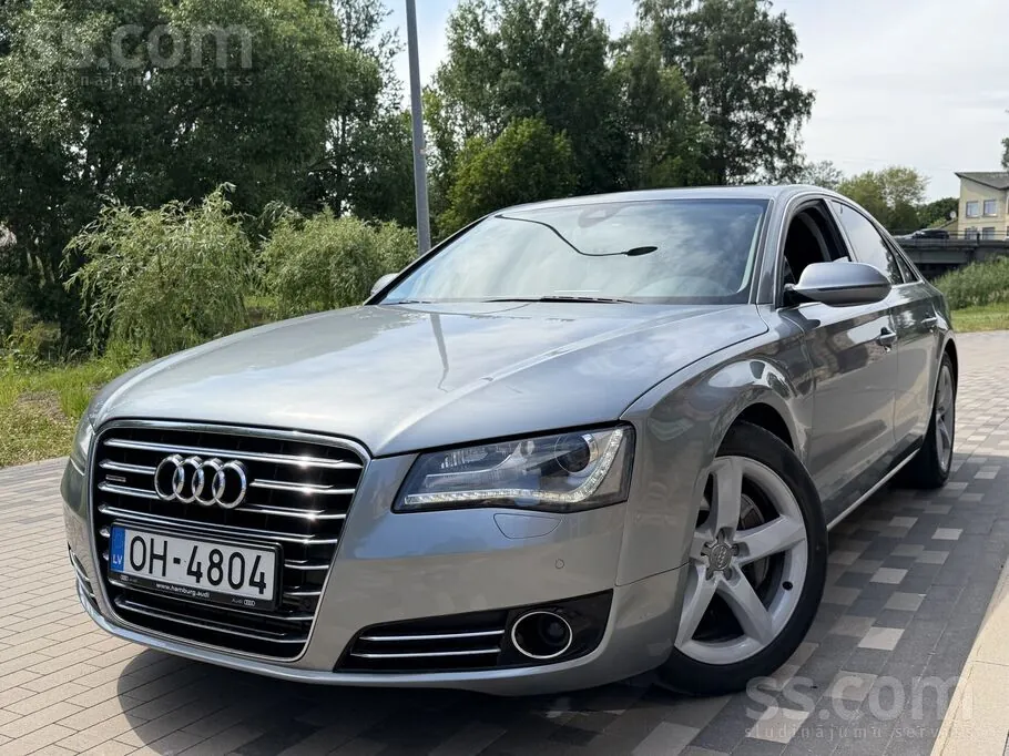Audi A8 2010 photo 2
