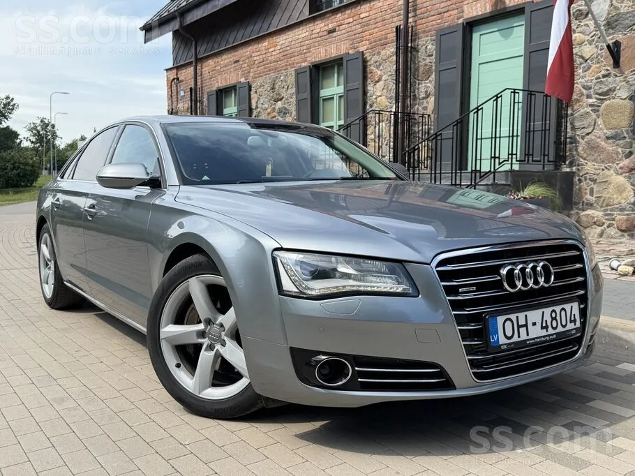 Audi A8 2010 photo 3