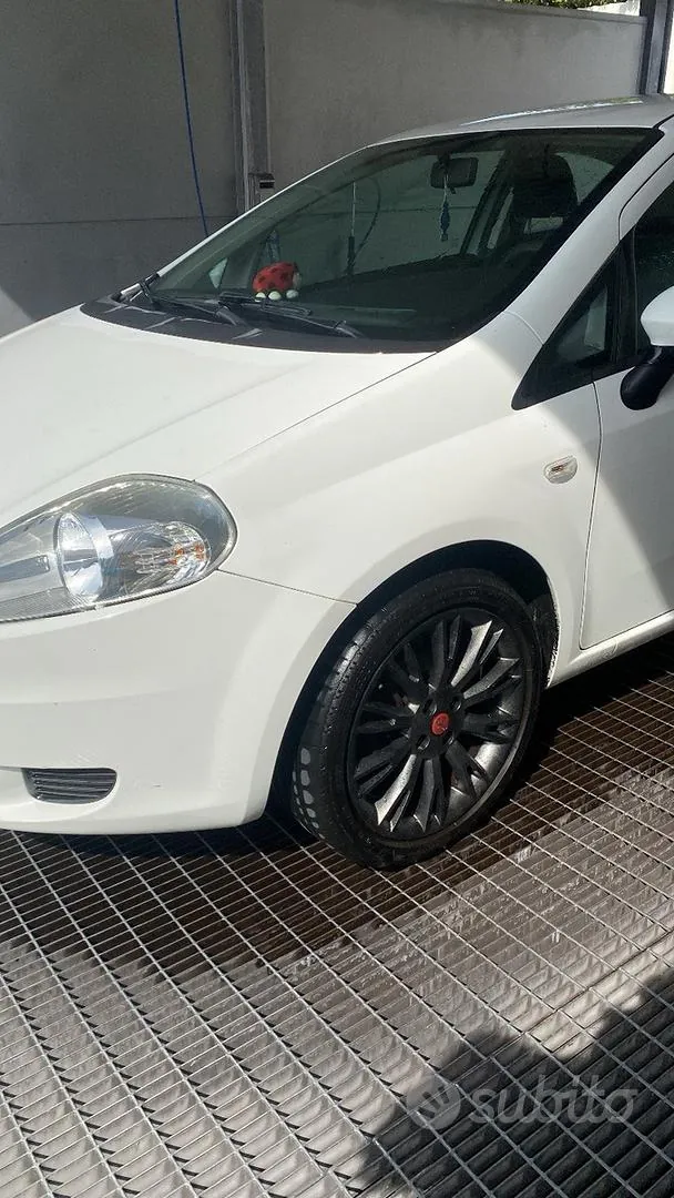 Fiat Grande Punto 2008 photo 4