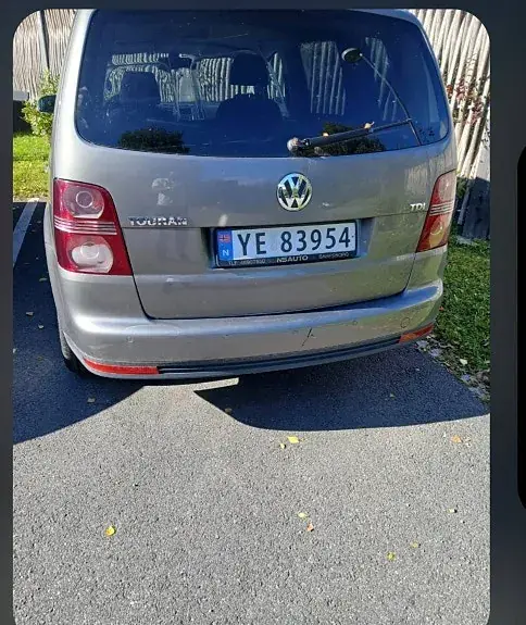 Volkswagen Touran 2008 photo 2