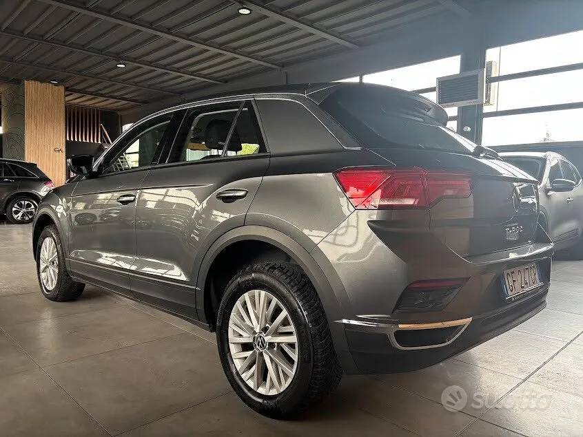 Volkswagen T-Roc 2021 photo 2