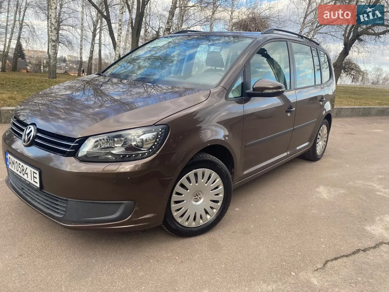 Volkswagen Touran 2011 photo 3