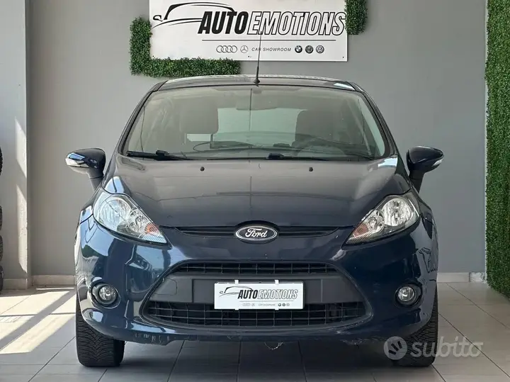 Ford Fiesta 2011 photo 2