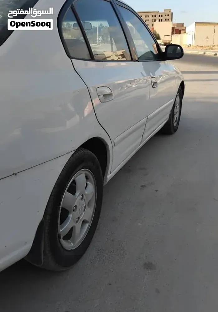 Hyundai Avante 2002 photo 3