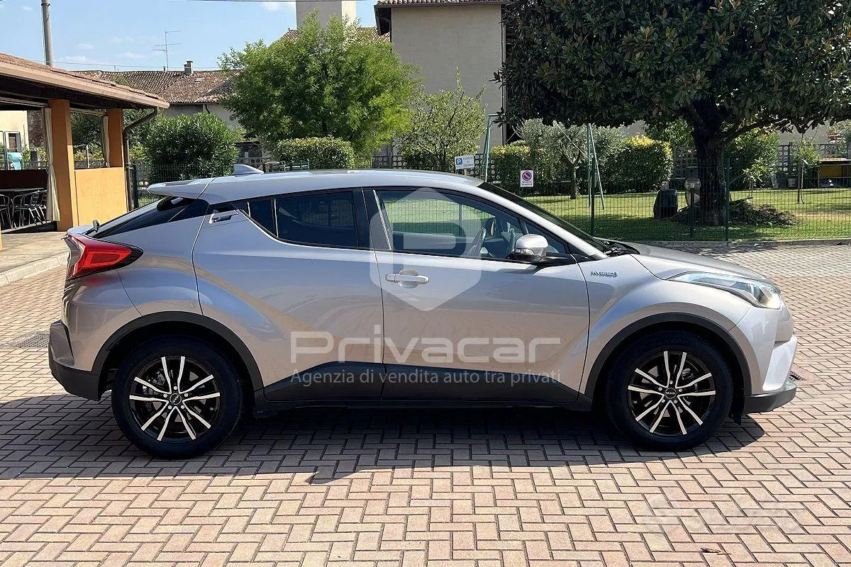 Toyota C-Hr 2018 photo 4