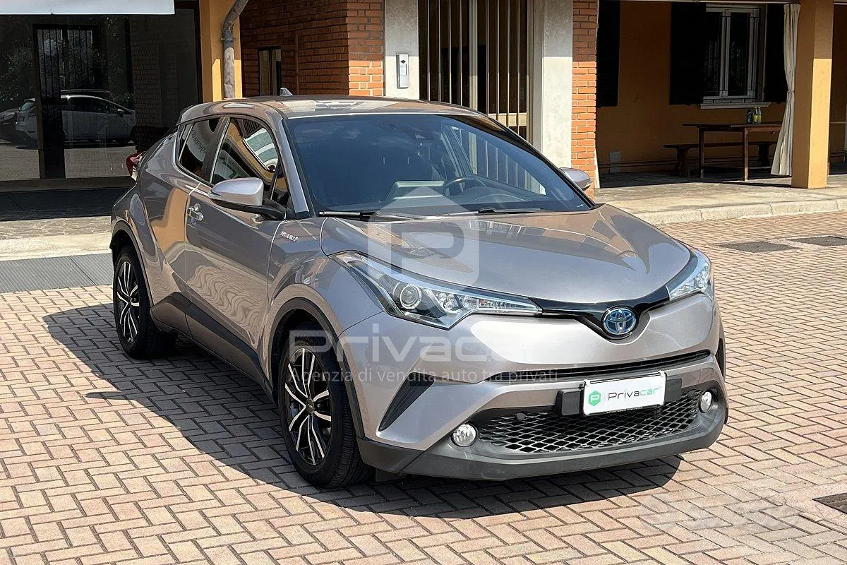 Toyota C-Hr 2018 photo 3