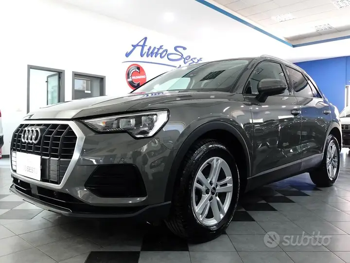Audi Q3 2021 photo 2