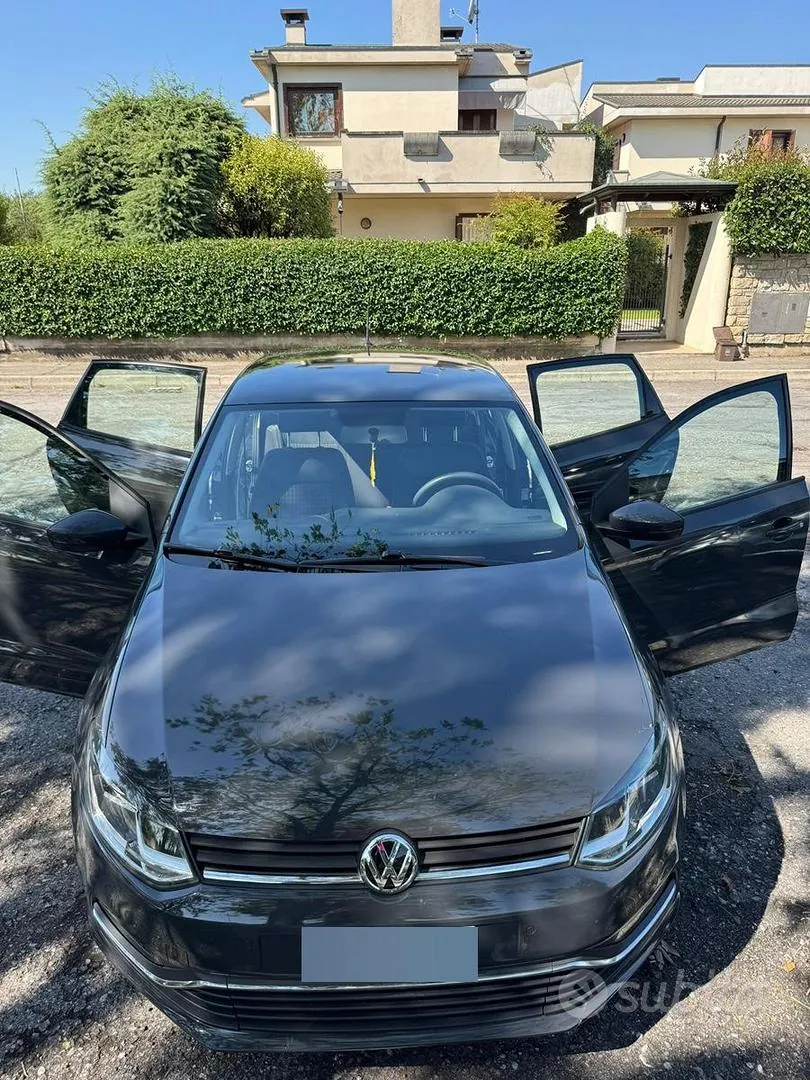 Volkswagen Polo 2015 photo 2
