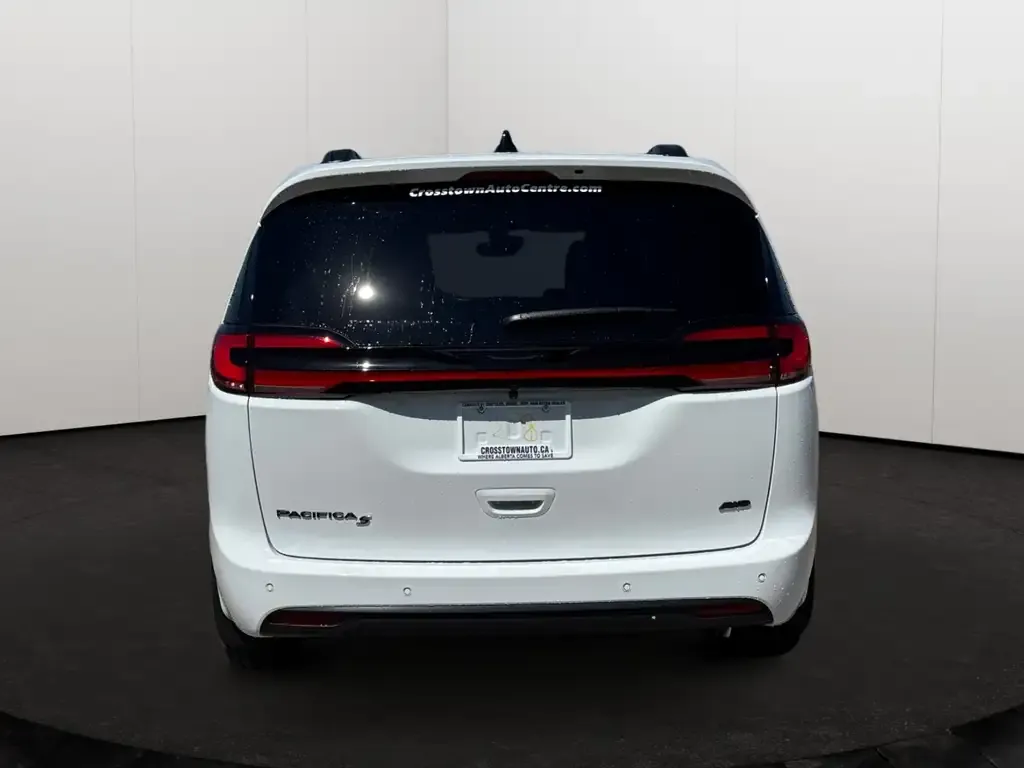 Chrysler Pacifica 2027 photo 5