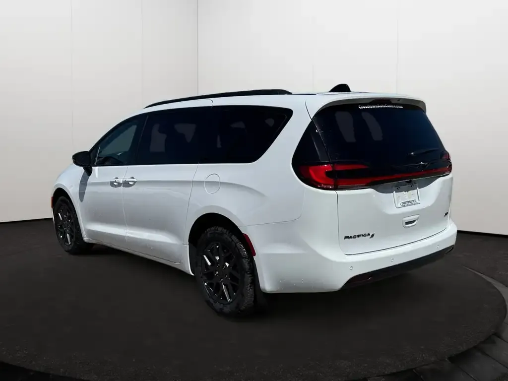 Chrysler Pacifica 2027 photo 4