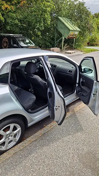 Volkswagen Polo 2011 photo 2