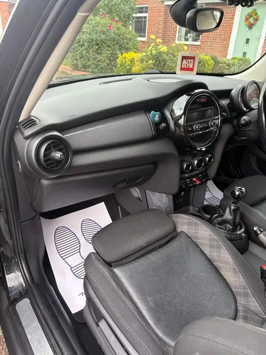 Mini Hatch 2016 photo 4