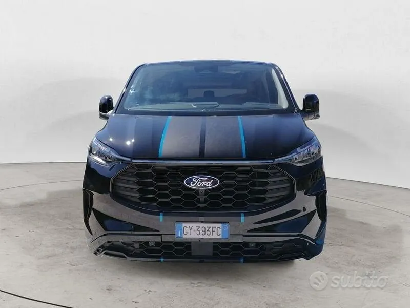 Ford Tourneo Custom 2025 photo 2