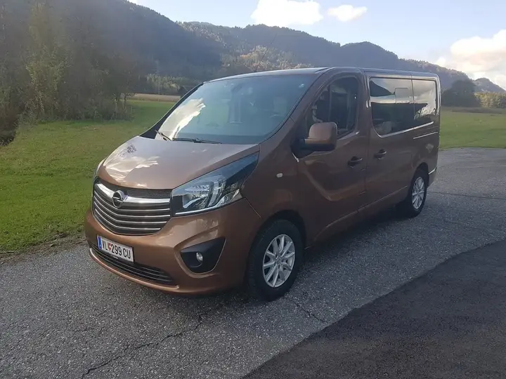 Opel Vivaro 2015 photo 2