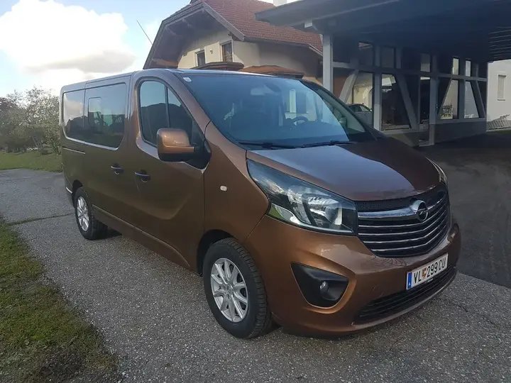 Opel Vivaro 2015 photo 3