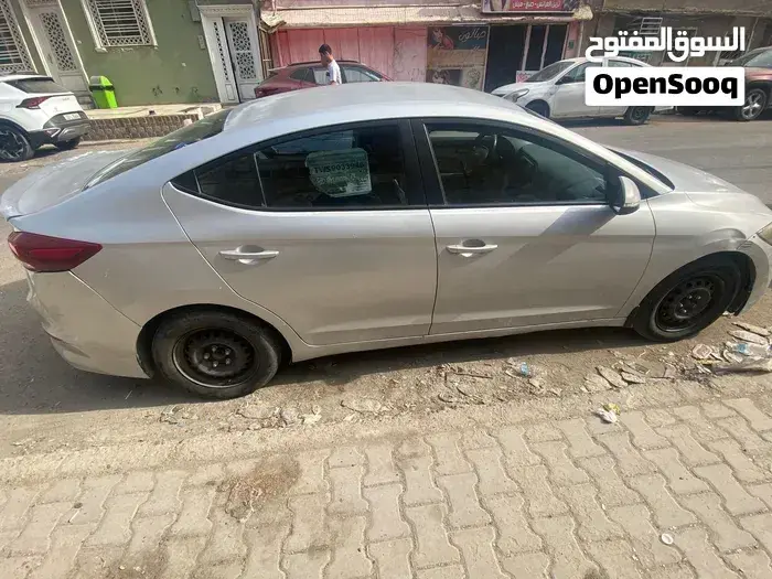 Hyundai Elantra 2018 photo 3