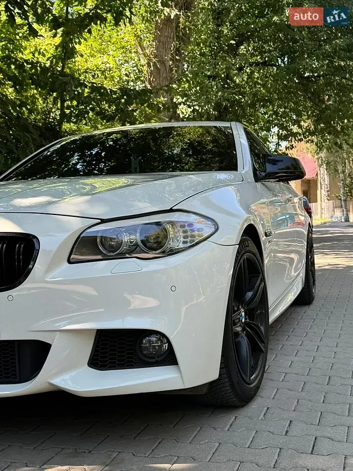 BMW 5 Series 2012 photo 3