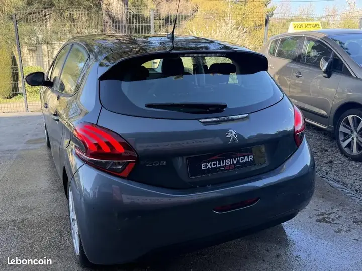 Peugeot 208 2017 photo 3