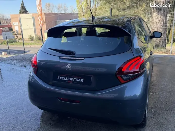 Peugeot 208 2017 photo 4