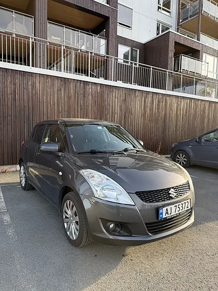 Suzuki Swift 2012 photo 2