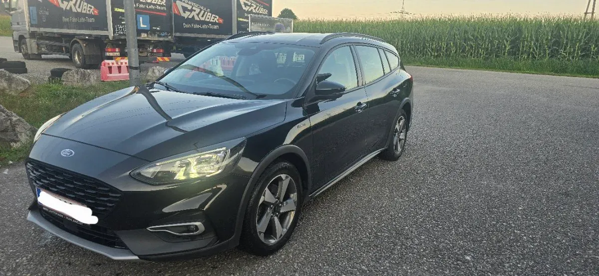 Ford Focus 2020 photo 2