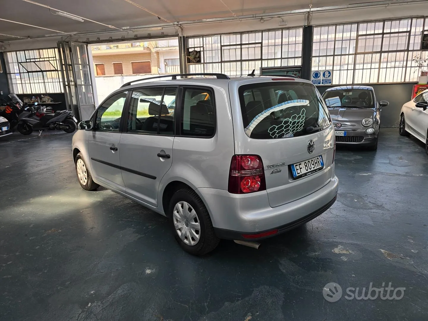 Volkswagen Touran 2010 photo 3