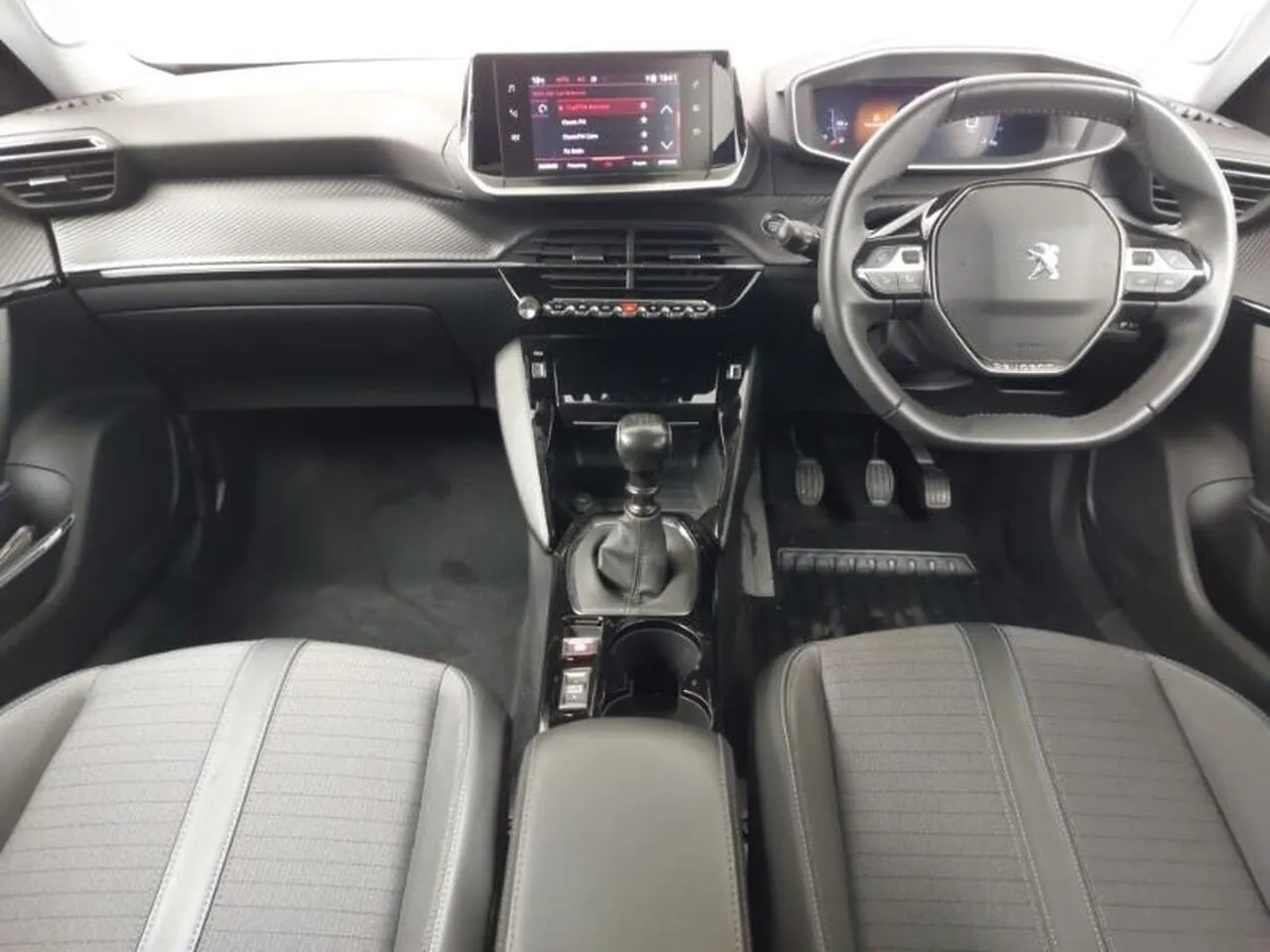 Peugeot 2008 2022 photo 3