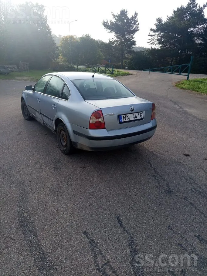 Volkswagen Passat 2001 photo 2
