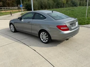 Mercedes-Benz C180