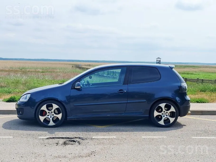 Volkswagen Golf 2005 photo 2