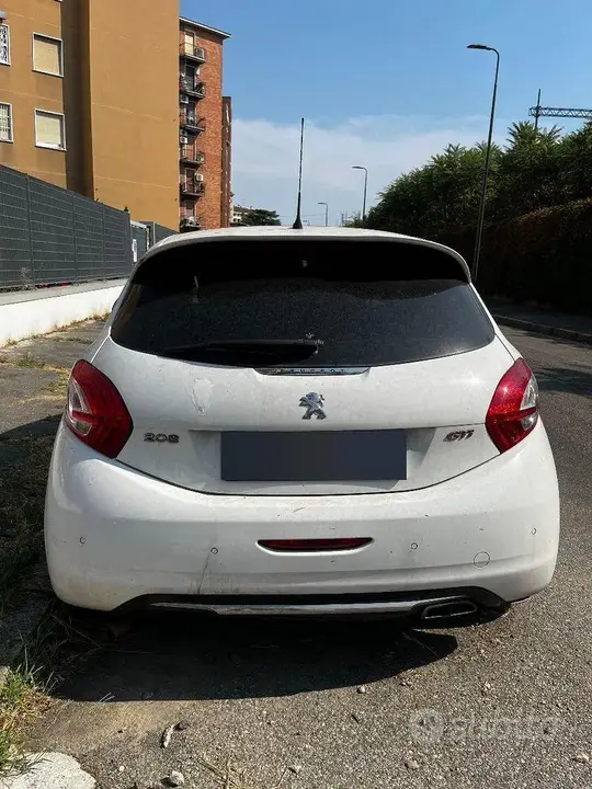 Peugeot 208 2013 photo 3