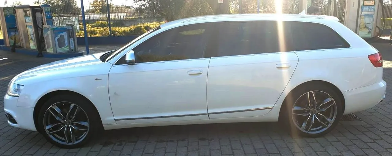 Audi A6 Avant 2011 photo 3
