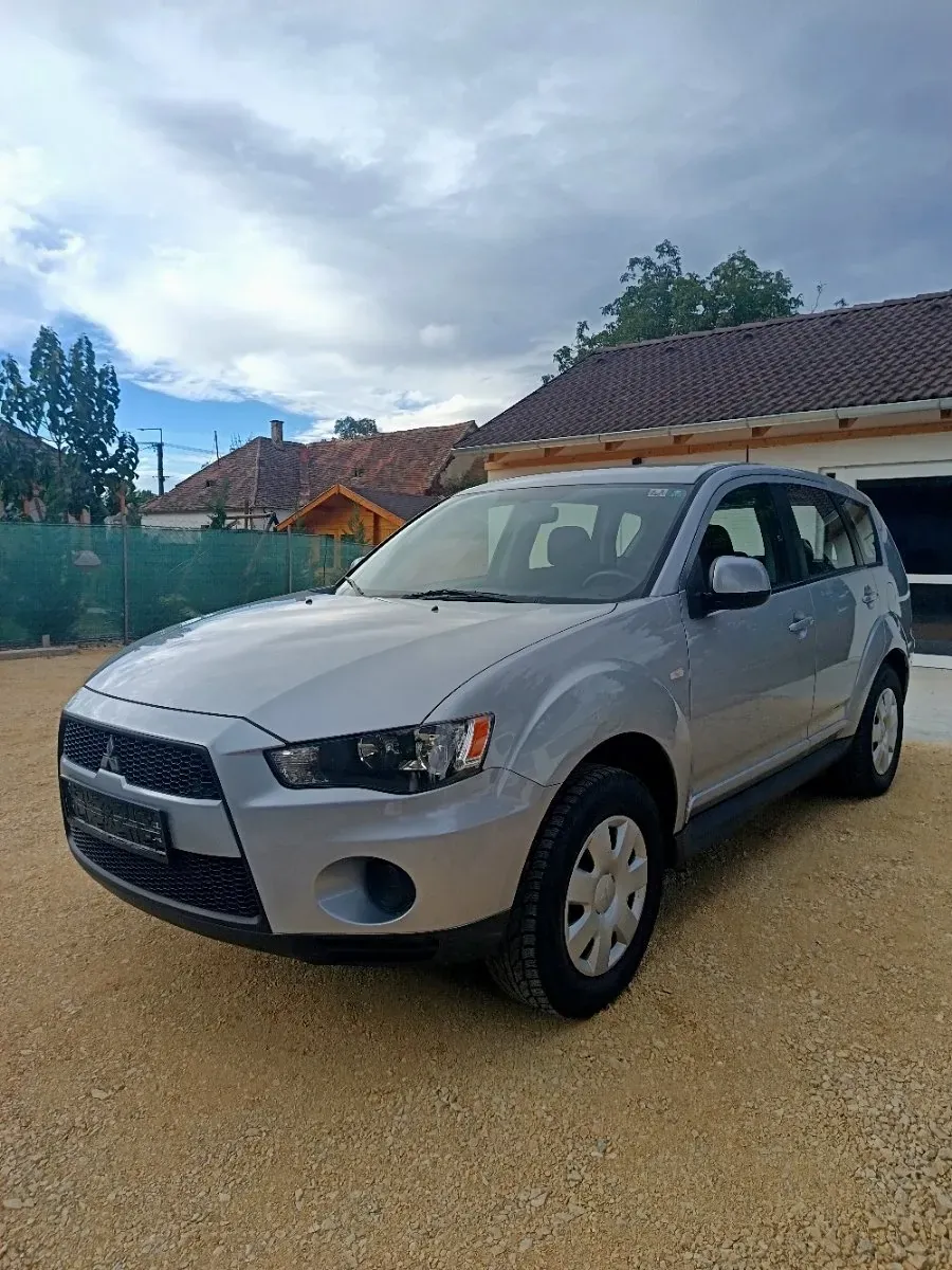 Mitsubishi Outlander 2010 photo 3