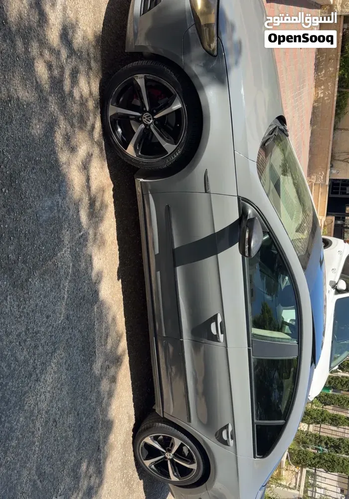 Volkswagen Passat 2011 photo 2