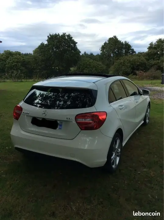 Mercedes-Benz A-Class 2012 photo 2