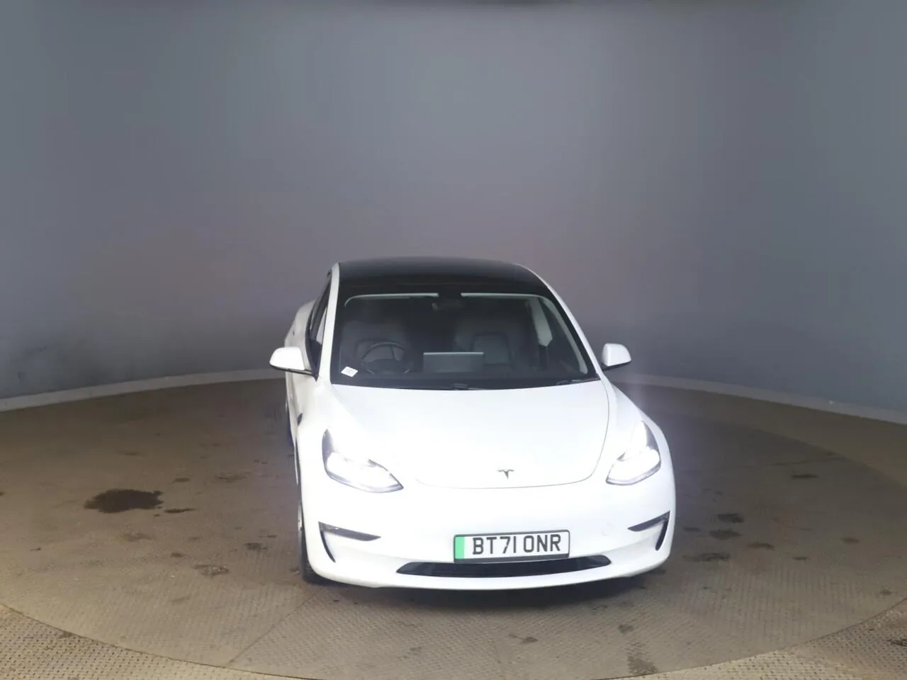 Tesla Model 3 2021 photo 2