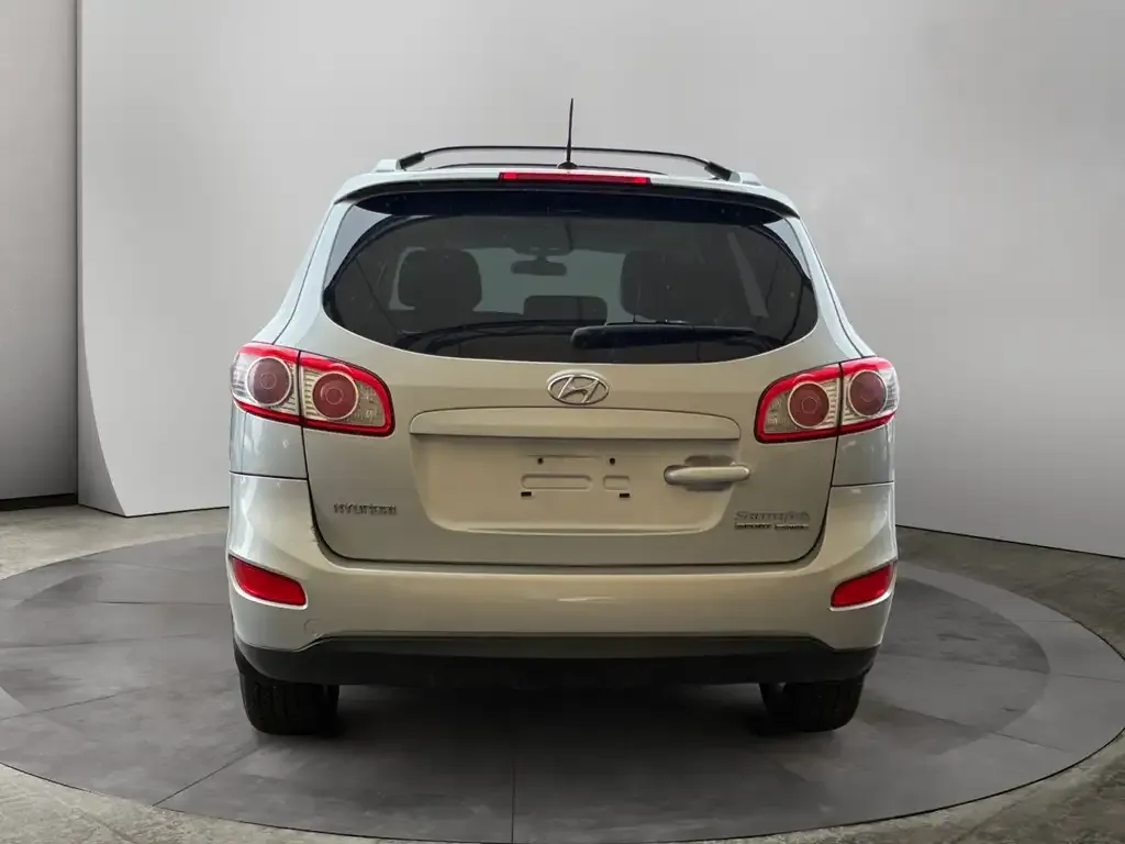 Hyundai Santa Fe 2010 photo 4
